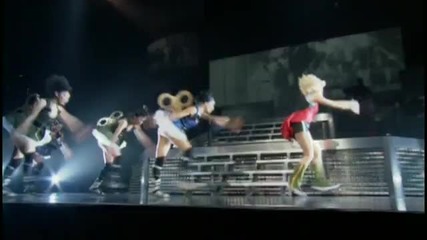 Gwen Stefani - Wind It Up ( Live) 