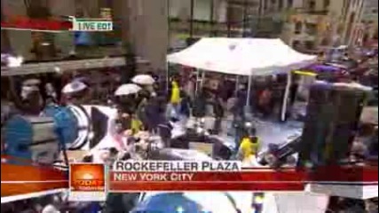 Miley Cyrus - The Climb Live At Today Show interview (08-28-2009 Hd)