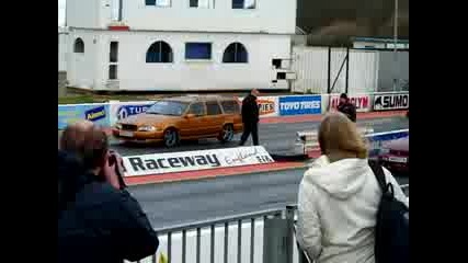 Volvo V70r vs Nissan Skyline Gt-st 16.0