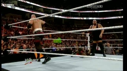 Kane And Big Show Пребиват The Corre 