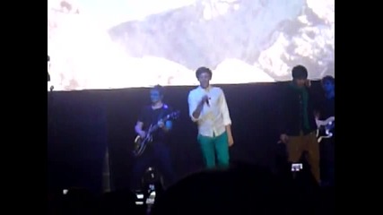 One Direction - Use Somebody (live at Watford Colosseum 18.12.11)