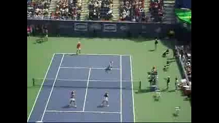 Andy Roddick & John Cena Играят Тенис