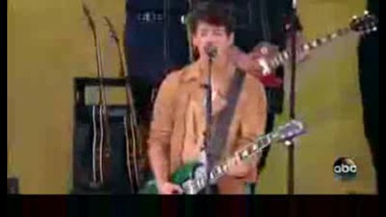 Jonas Brothers - Paranoid - Live On (gma) Good Morning America 61209