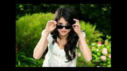 Selena Gomez - Singing