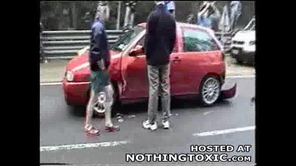 Ferrari Се Блъска И Избягва