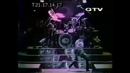 Queen - Live In Paris 1979 (4/10) 