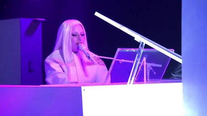 Lady Gaga - Artpop ( Live on The Tonight Show )
