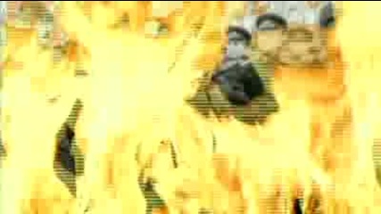 Queen - Put Out The Fire 