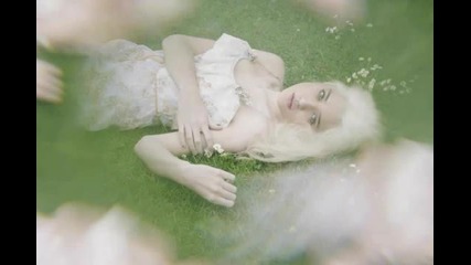 Sky Ferreira - Lost In My Bedroom