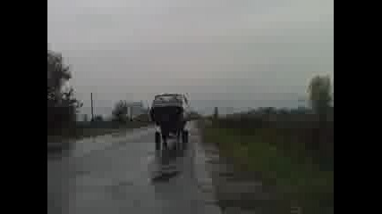 Кон кара кола - превоз в дъжд 