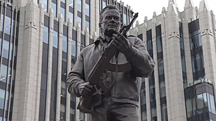 Russia: 'A true cultural brand of Russia' – Kalashnikov monument unveiled in Moscow