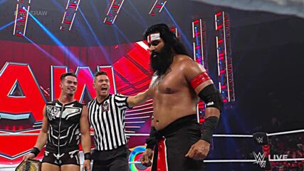 The Mysterios confront Veer Mahaan: Raw, May 16, 2022