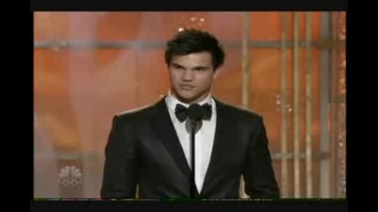 Taylor Presents at Golden Globes 
