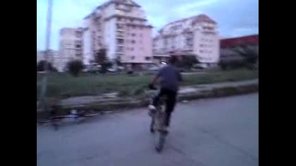 скок с колело от гараж