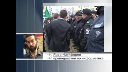 Разделение сред протестиращите по темата дали да продължат с мирните протести