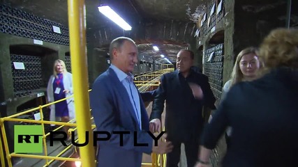 Russia: Putin & Berlusconi visit Crimea's Massandra Palace wine collection