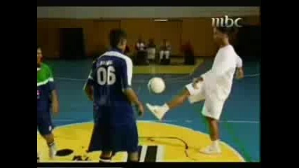 Ronaldinho Показва Техника