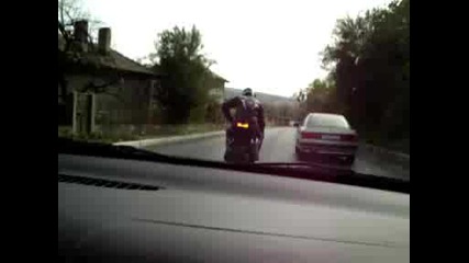 на една гума ..