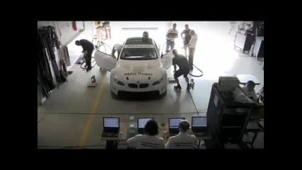 Bmw M3 E93 racing version izliza ot Boksa