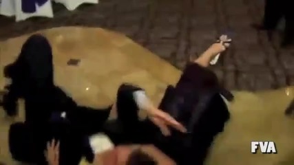 Младоженеца Яко Се Изложи... 