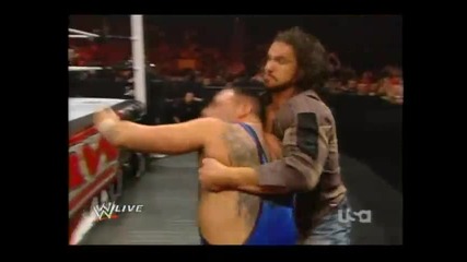 Wwe Raw 10/25/10 - Santino Marella vs Sheamus