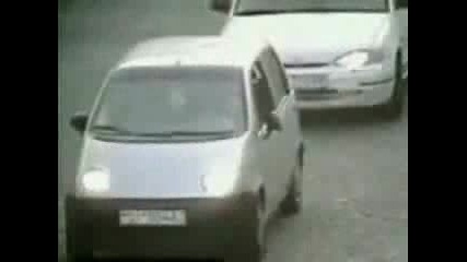 Мъж прегазва друг мъж с кола