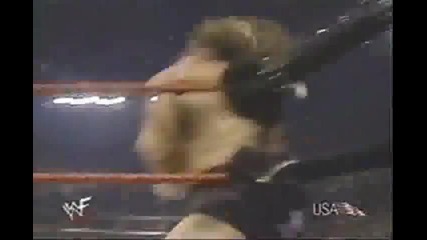 Вал Венис срещу Кърт Енгъл .[ Raw is War 12.9.2000 ]