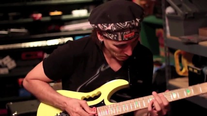 Steve Vai - Riffing on "the Moon And I"