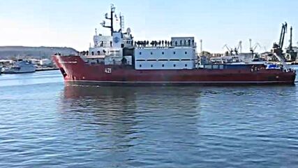 Ник "св. Св. Кирил и Методий" отплава към леденият континент Антарктида 006