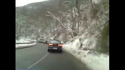 Луди български шофьори по пътищата ни • замислете се !
