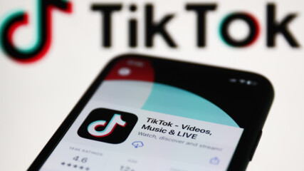 Как и защо TikTok за нула време се превърна в най-големия създател на нови хитове в музиката?