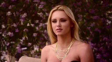 Ослепително красива блондинка от Bikini Destinations - епизод Fantasy 