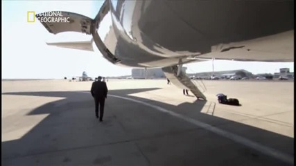Еър Форс 1: Да летиш с президента