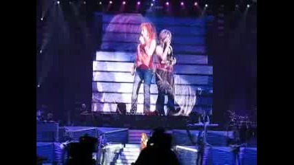 Kelly Clarkson Feat Reba Mcentire Because Of You Live Freedom Hall, Louisville, Kentucky 