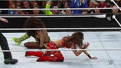 Brie Bella vs. Naomi: Raw, April 20, 2015 (Full Match)