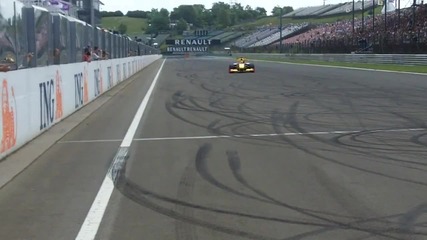 Renault F1 Team Ho - Pin Tung donuts