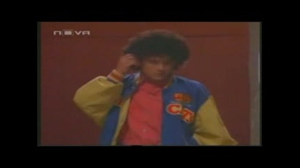 Step by step S2e03 Stuck on You bg audio