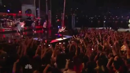 Justin Bieber - Somebody To Love наживо в Macys Fourth of July Fireworks Spectacular 