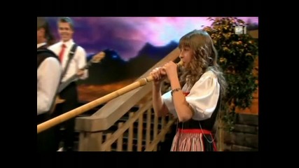 Melanie Oesch yodels, Lisa Stoll plays the Alpine Horn, great medley of songs