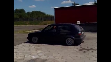 vw golf mk2 vr6 прави лек burnout