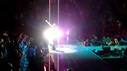 Miley Cyrus - Party In The Usa (live)