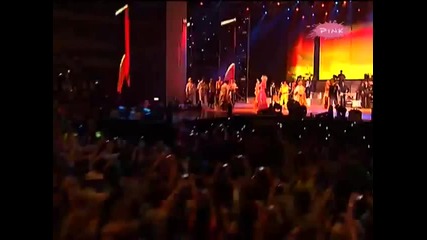 Lepa Brena - Seik (koncert Bg Arena 10.2011) - Prevod