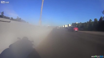 С 200 км в час през задръстването