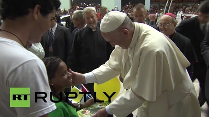 Cuba: Pope Francis blesses children, addresses Havana cultural centre