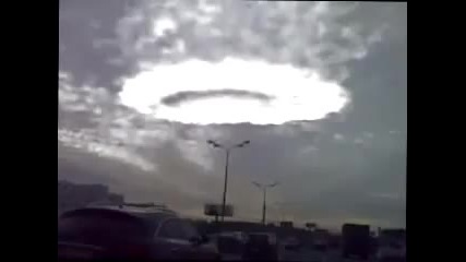 Изумителна дупка в небето над Москва е заснета с Видео! 