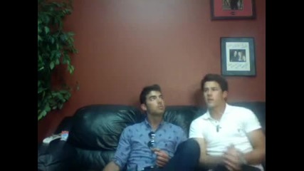 Jonas Brothers - Live Chat 9.14.10 [part2]
