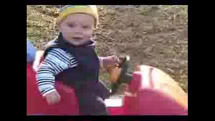 Червената Кола На Бебо