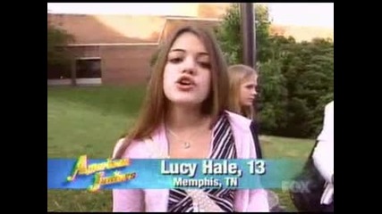 Сладурана! Lucy Hale изпълнява малка част от I Surrender...