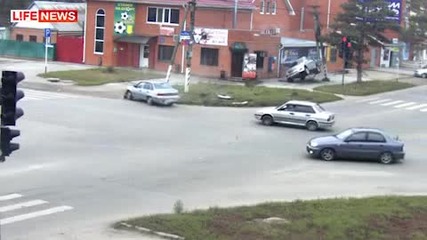 Moмичето оцеля по чудо