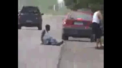 Лесно Ли Е Да Се Насвиниш??? (смях)